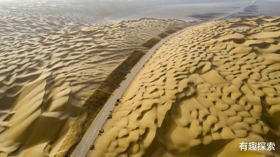 塔克拉玛干沙漠|景观独特！塔克拉玛干沙漠涌现大量湖泊！湖水相衬沙土，早有征兆