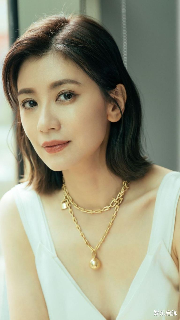 贾静雯|贾静雯与孙志浩结婚后老公花天酒地，她就给黄磊发信息惹了大麻烦