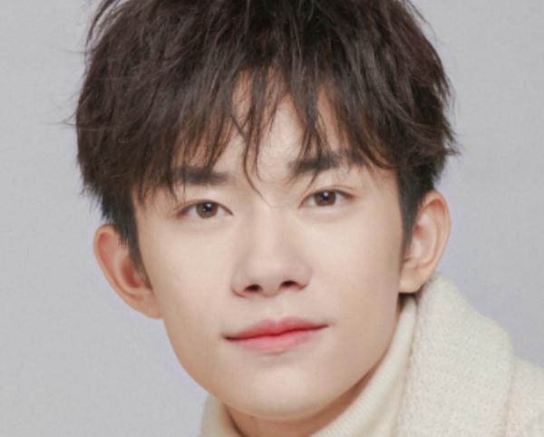 胡连馨|中戏学霸校花，艺考成绩仅次于易烊千玺，胡连馨凭《人世间》火了