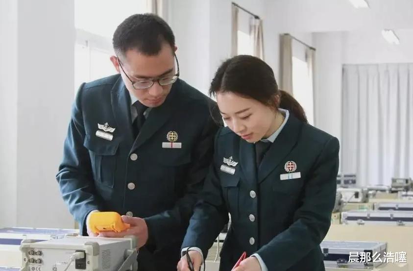 文职|编制岗位的新晋榜一,军队文职开启招聘后,学生却为何鲜少报考?