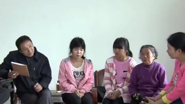 回顾:父亲矿难身亡赔40万,二叔拿去盖房,两姐妹只得到两张欠条