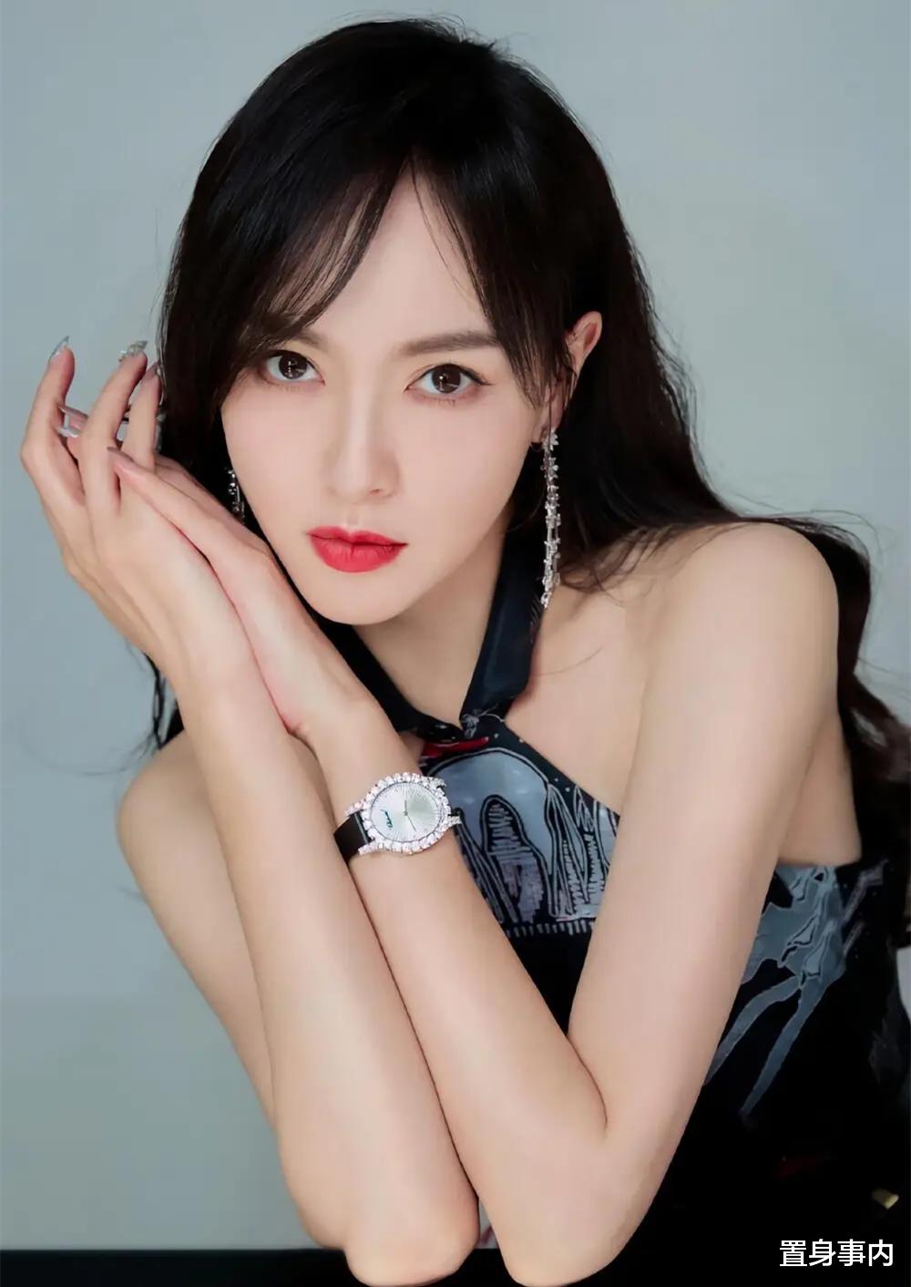 明星|60万的菜刀，百万纱裙，2亿零花钱，这些明星的奢侈生活，真魔幻