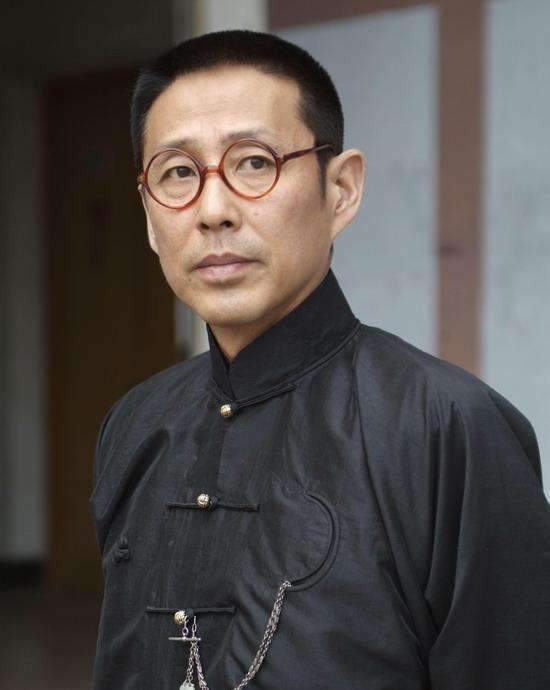 陈道明|曝影帝级男演员过“双妻”生活！女方身份不简单，陈道明再次躺枪