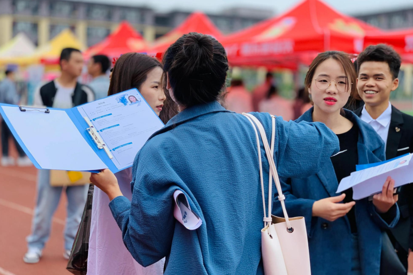 大学生|大学生求职季来临,但有些公司注定只是“过客”,面试时记得避坑