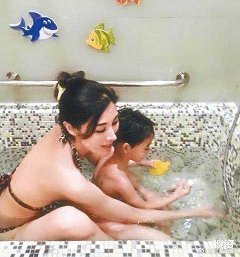 李嘉欣|李嘉欣11岁儿子近照，长相神似许晋亨，没有遗传“最美港姐”的神颜？