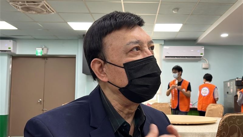 电影|歌手余苑绮患癌备受折磨，痛到发抖吃不下饭，4岁女儿暗自落泪