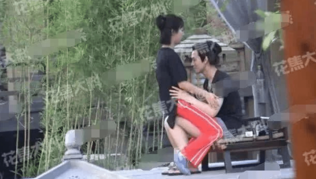 秦俊杰|分手四年传旧情复燃?秦俊杰、杨紫双双辟谣,张小寒评论区已沦陷