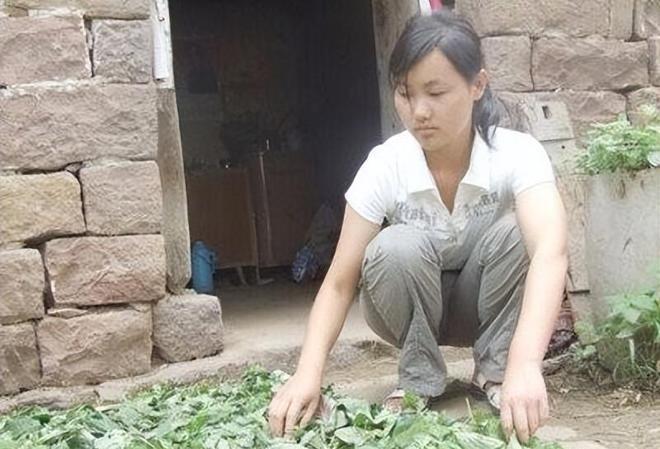 医生|2013年，执意要嫁给大自己45岁老头的张凤，现在如何了？