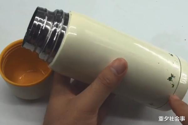 卖废品时,废旧的保温杯一定要留下,特别“值钱”,家人都抢着用