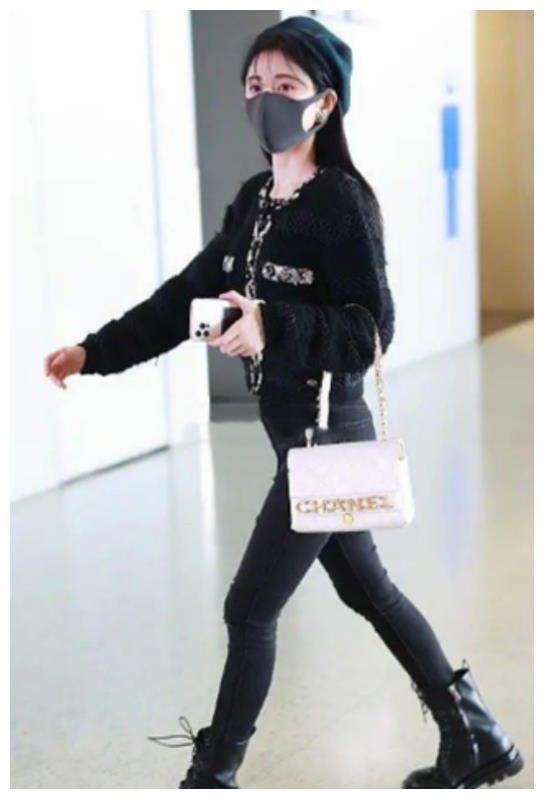 身材“配不上”脸的8位女星，个个貌若天仙，身材却一言难尽