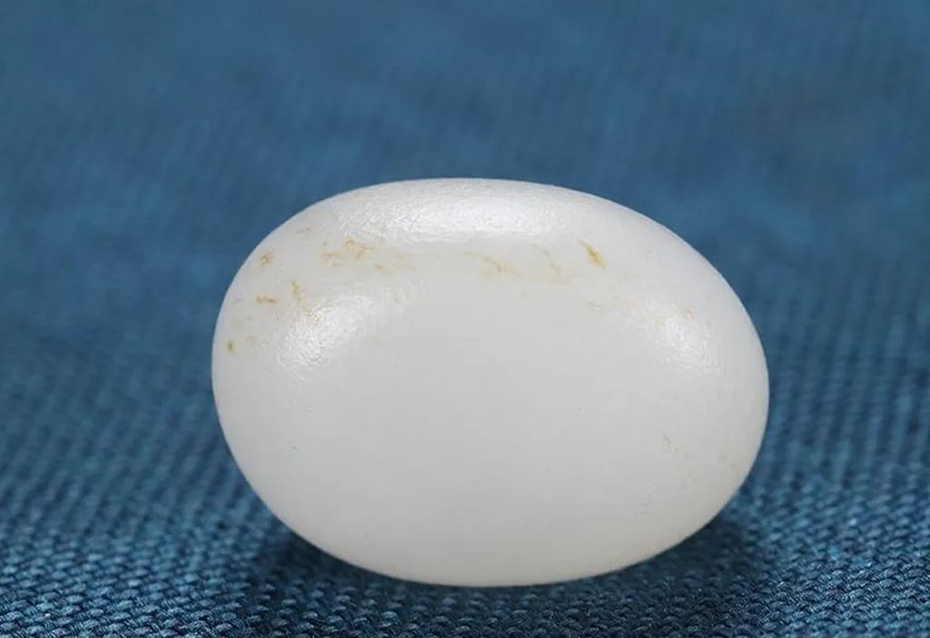 |如何看待和田玉光白籽？重要因素有四种！