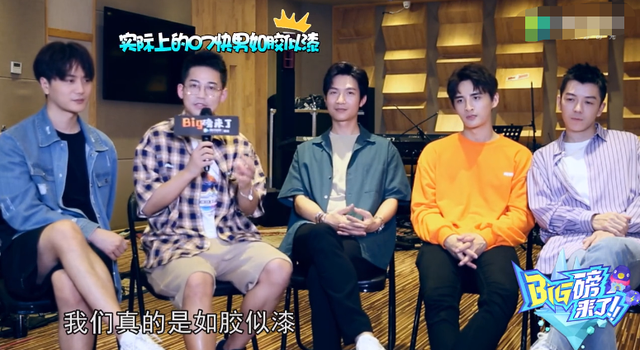 苏醒|暴打“托奶李天王”的耿直歌手，为何能凭借一档综艺再度走红？