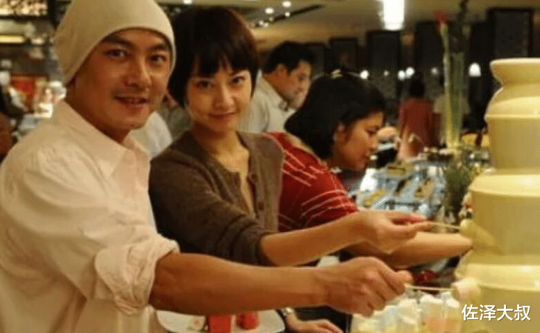 牛肉面|张卫健开的牛肉面馆火了，一碗面卖57块钱，网友：真不便宜