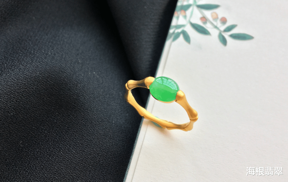 文玩|指尖的戒指你真的会选吗?如何挑到心仪的翡翠戒指来惊艳所有人呢