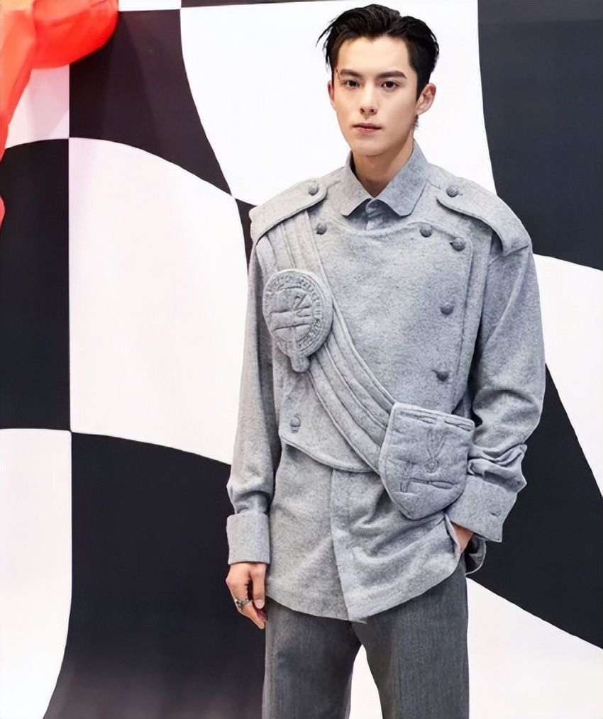 王鹤棣|朱一龙被传针对王鹤棣,之所以有传闻,疑似因为王鹤棣的雷人绯闻