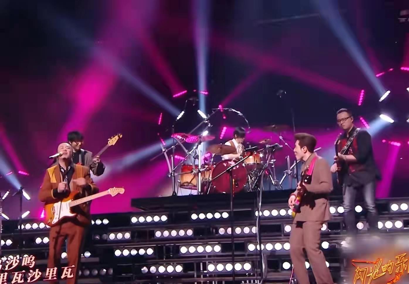 闪光的乐队|《闪光的乐队》9期节目选曲舞台受肯定，可赛制成迷，嘉宾也成迷