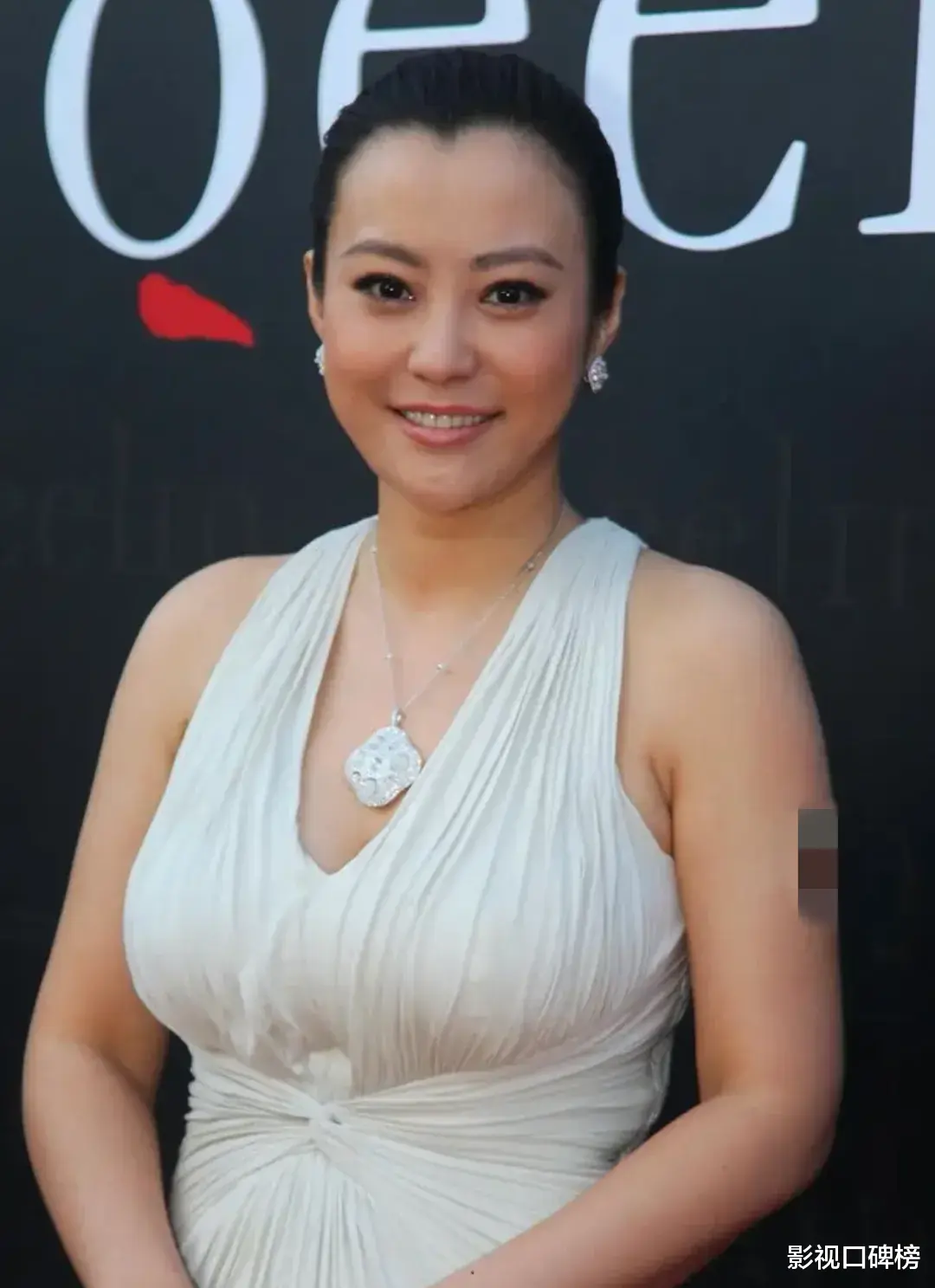 郝蕾|郝蕾暴瘦了!经历两段失败婚姻的她,新男朋友的为人受到质疑