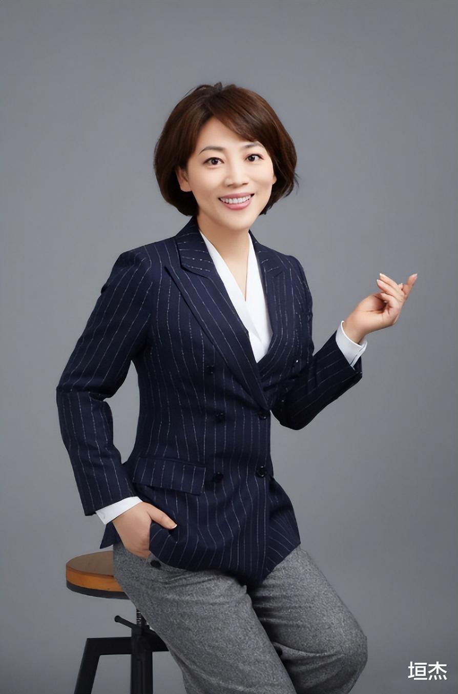 劳春燕|劳春燕：婚后和丈夫分居16年，孕期还在主持节目，她过得幸福吗？