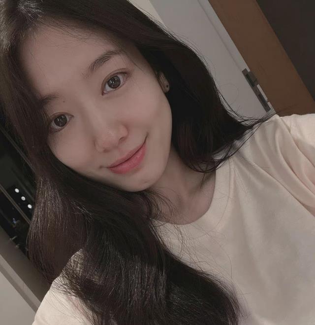 朴信惠|朴信惠怀孕了皮肤状态也那么美？全素颜打扮朴素为什么这么好看？