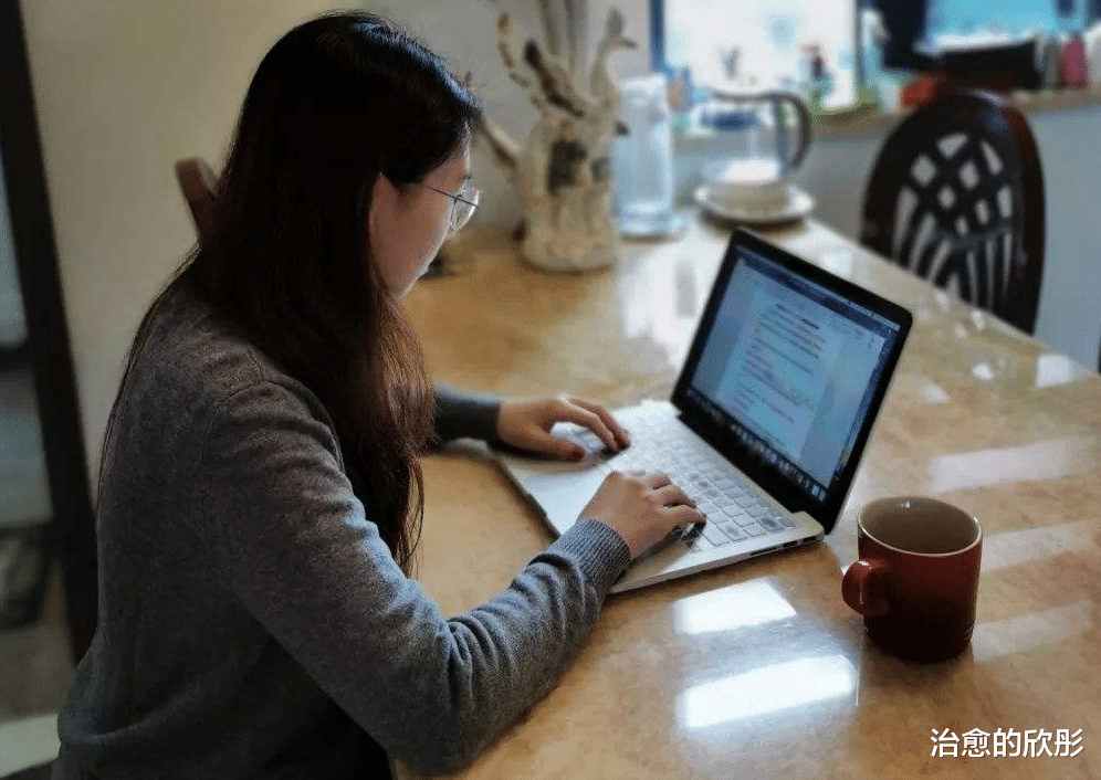 2013年长沙女子闪婚\富二代\,母亲婚礼现场痛哭:我女儿要受苦了
