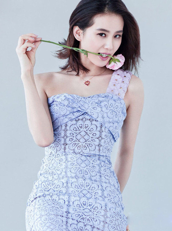 沉香如屑|美图分享|“四小花旦”刘诗诗,雪肤玉貌身材曼妙,简直美呆了!