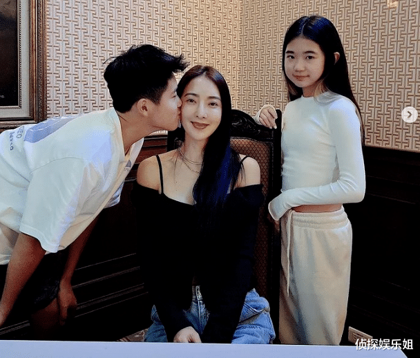 吴速玲|吴速玲懒理曹格迷惑发文,晒12岁女儿梳妆照,感慨Grace变少女