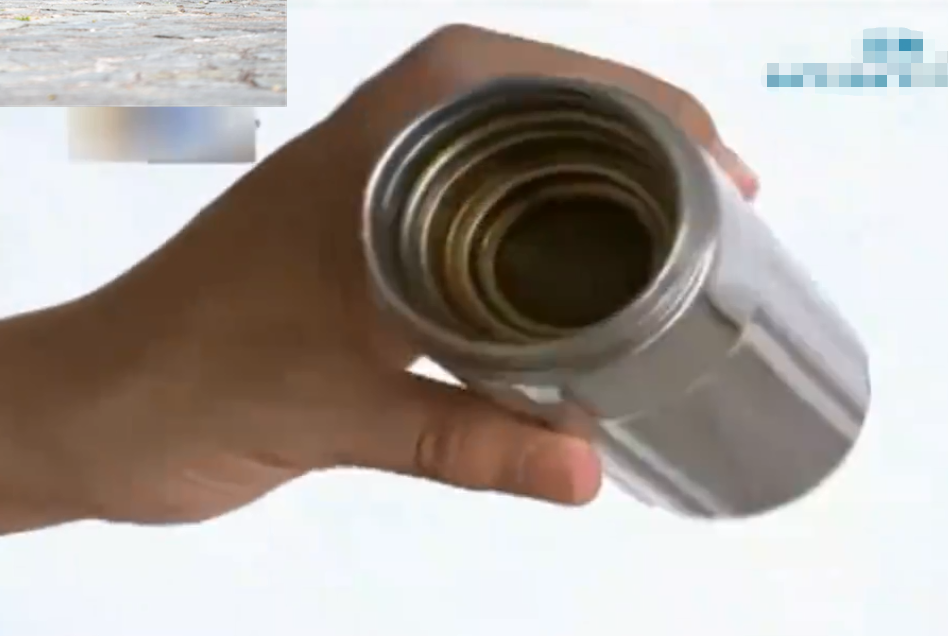 保温杯盖子丢失,租客要求赔5000,公寓方:得亏不是镶钻的