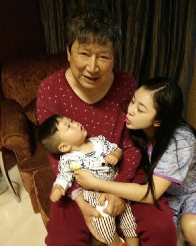 李春平|李春平晚年“被结婚”，九代单传的儿子和“女友”将何去何从？