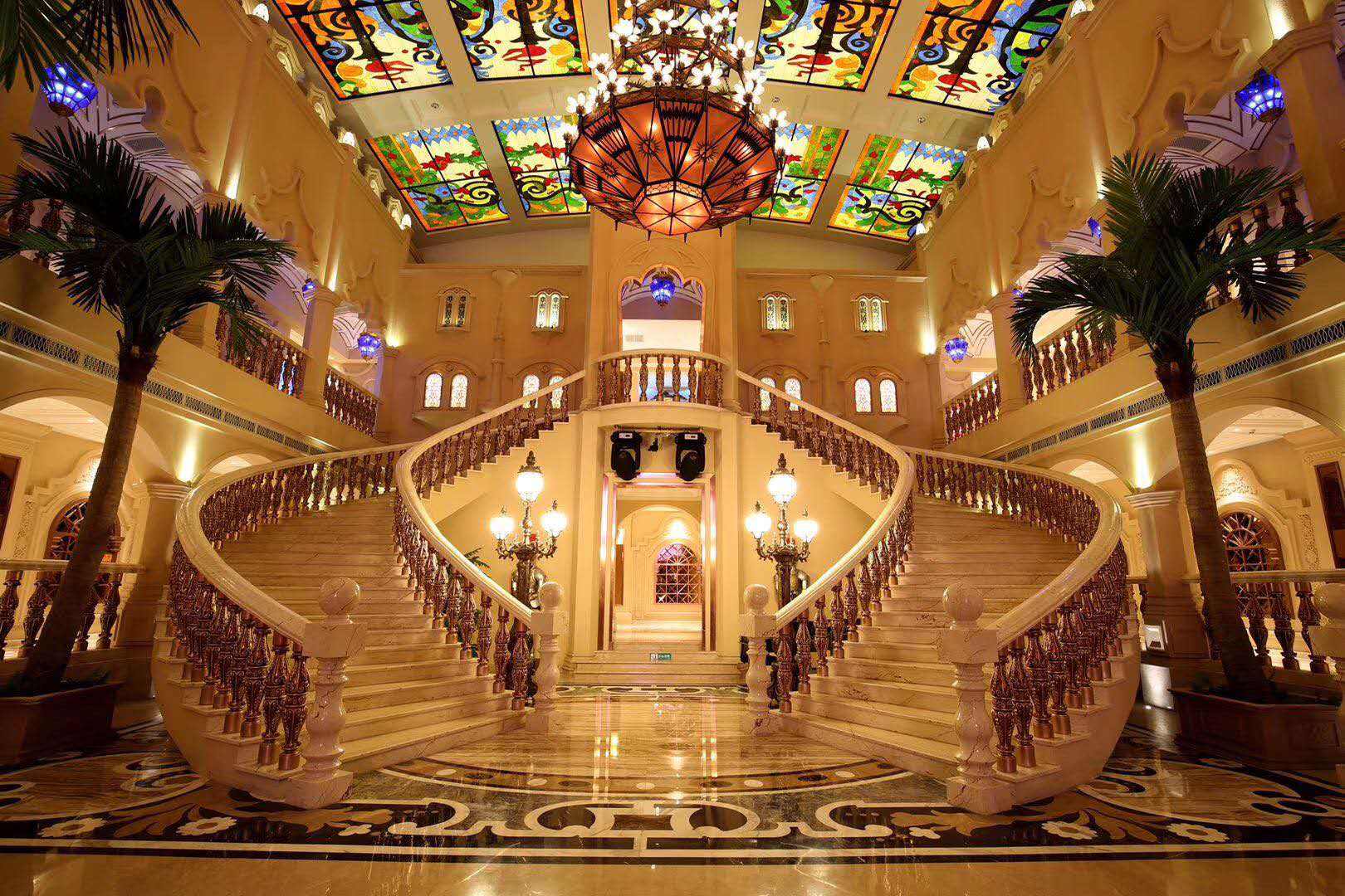 东莞|东莞太子酒店的大姐大蒋艳的往事：太子辉背后的女人，打工妹到特殊培训师之路