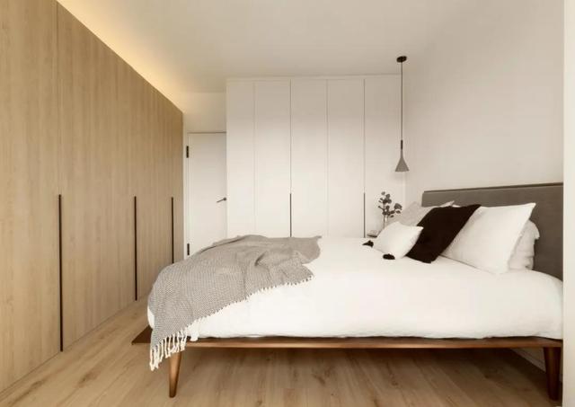 50㎡一字户型,逆袭两居室,独立厨房+办公区+浴缸全都有,真赞!