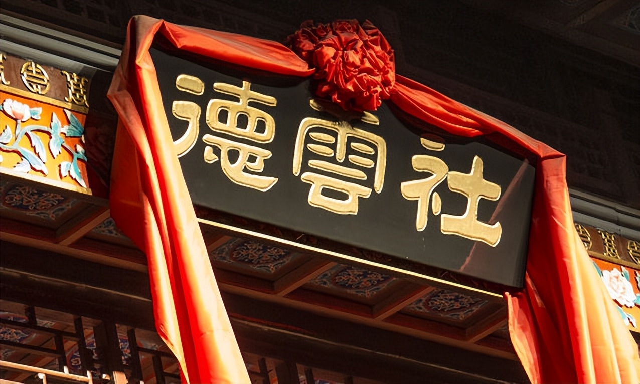 郭德纲|15亿德云社不算什么,郭德纲这条船上,绑着的不仅是“云鹤九霄”