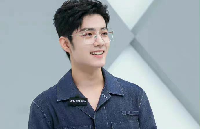 肖战|主持人透露《玉骨遥》招商名额已满,暂无肖战物料,播出时间将近