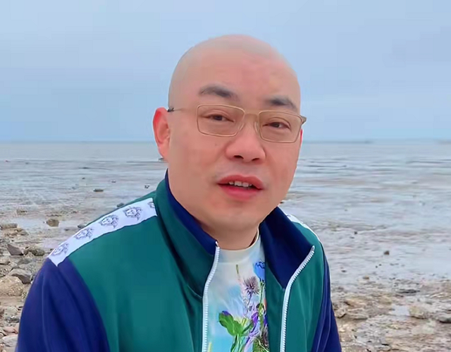 程野|头顶烈日超卖力，赵本山弟子参加葬礼吹唢呐，被曝事后收20万费用！