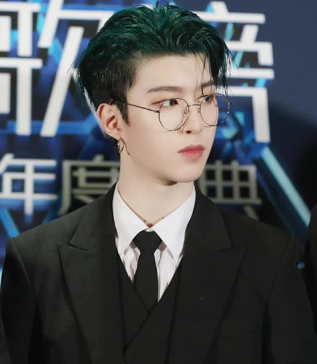 肖战|最适合露额头的男明星，李现任嘉伦太精致，看到最后还得是肖战