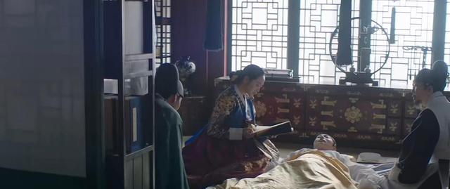 王后伞下|《王后伞下》老二又帅又善良，怪不得这个女子要追着他跑，太甜蜜