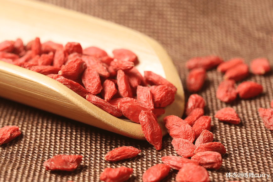 枸杞|“晨食壮火,午泄残精”,有没有道理?建议:人至中年后少做3事