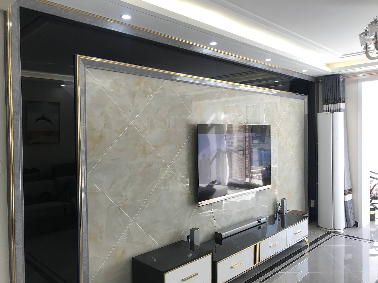 越来越多人不做电视“背景墙”！聪明人这样装，真犇！美观又便宜