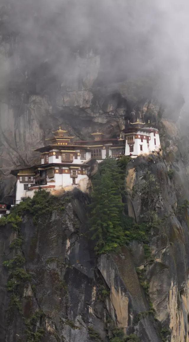 皇冠假日酒店|不丹最神圣的佛教圣地，被誉为世界十大超级寺庙之一