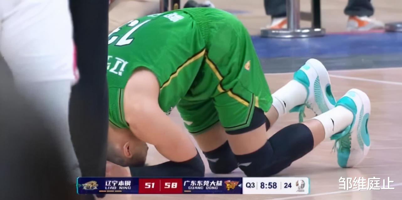 索尼·威姆斯|意外频频！郭艾伦威姆斯受伤，韩德君威姆斯胡明轩被夺权驱逐！