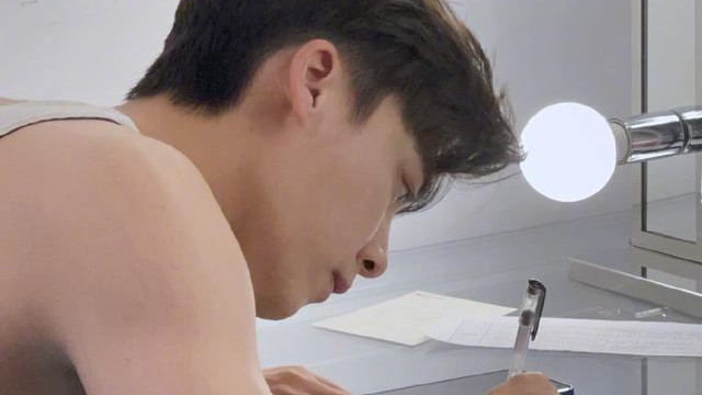 李易峰|李易峰特地直播和粉丝道歉