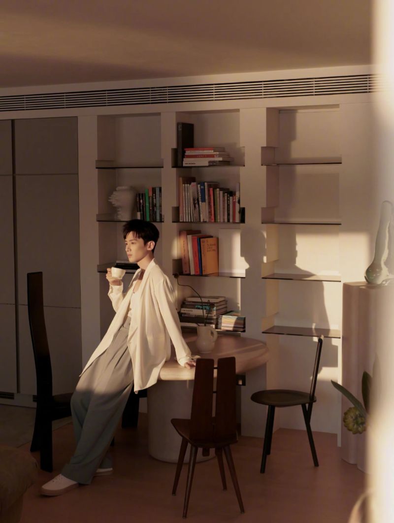 白敬亭的日常居家Vlog大公开！网友扒出怀柔王子的家居好物究竟有多贵!