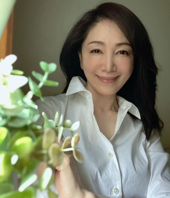 冻龄|日本阿姨55岁「逆天身材」比少女更火辣!更年期还有小鲜肉追求!