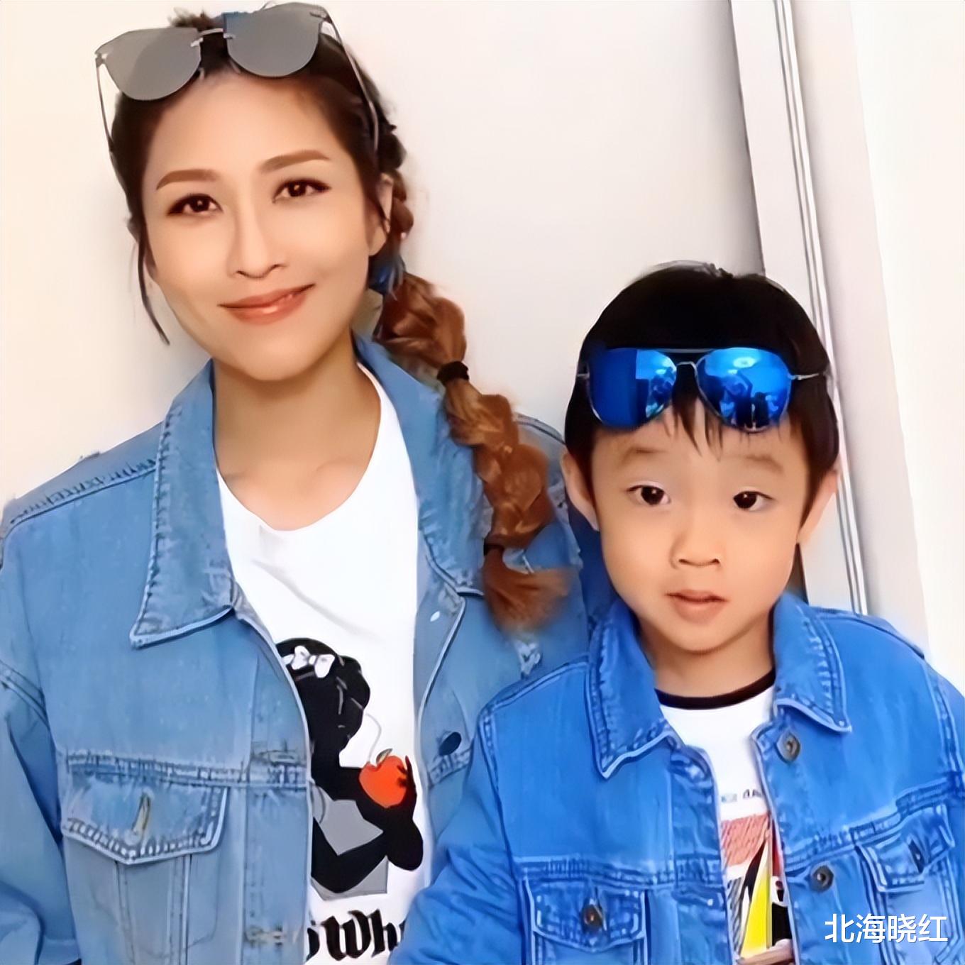 TVB TVB长腿女神进军美容业！发布会穿短裙秀身材，戴50万名表显阔气