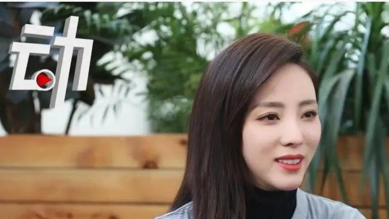 李思思|李思思冲上热搜，十二年来首次无缘春晚节目，已成功转型为抖音网红