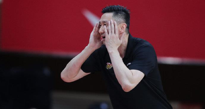 杜锋|26分钟3分4中0！广东26岁悍将越打越差，杜锋也无法拯救你