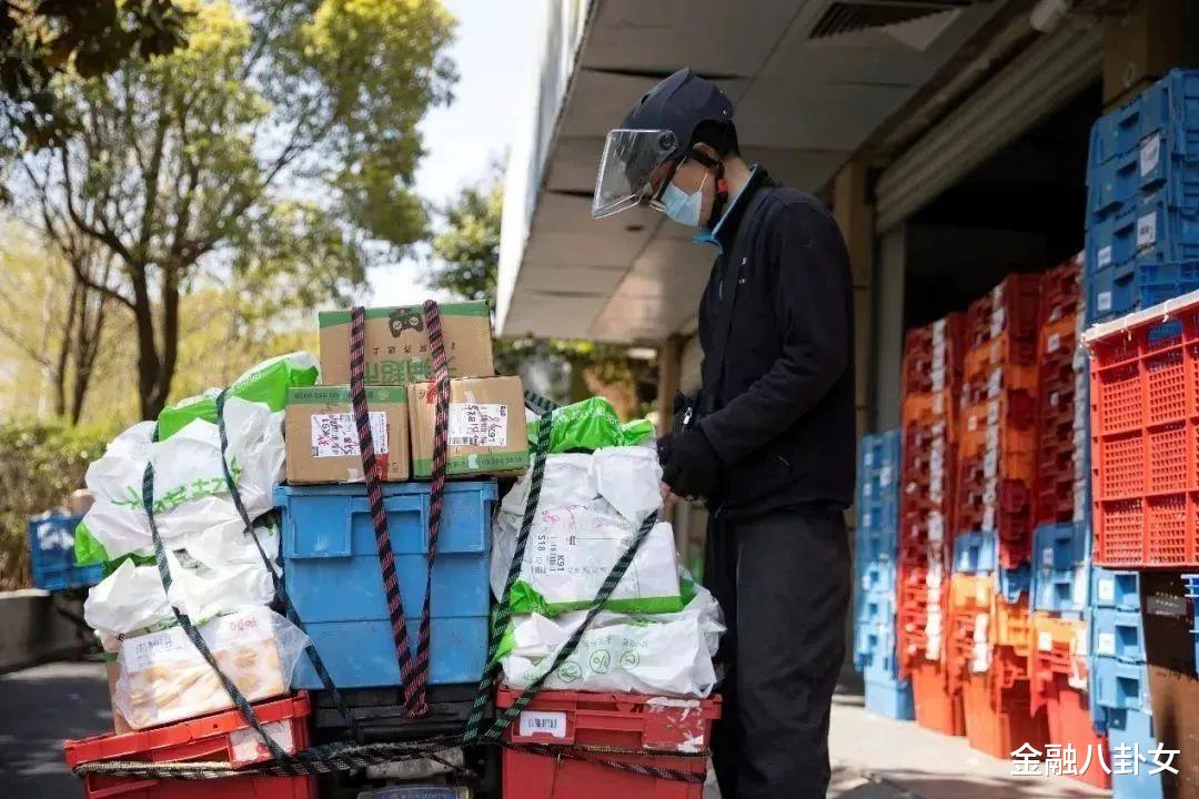 电子商务|一个人一辆车，上海的“深夜送菜人”