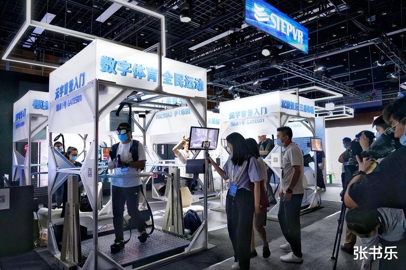 VR|3平米装下元宇宙,开挖掘机去越野的节奏?