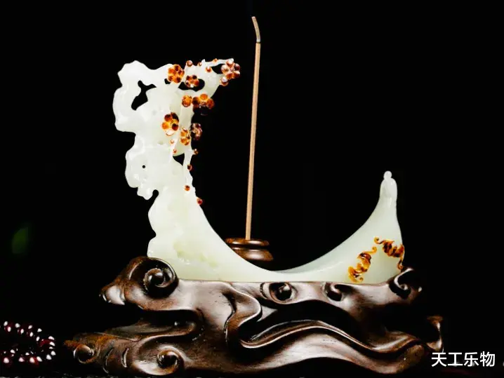 |比山料好,比籽料少!和田玉巧雕山流水料“踏雪寻梅”!