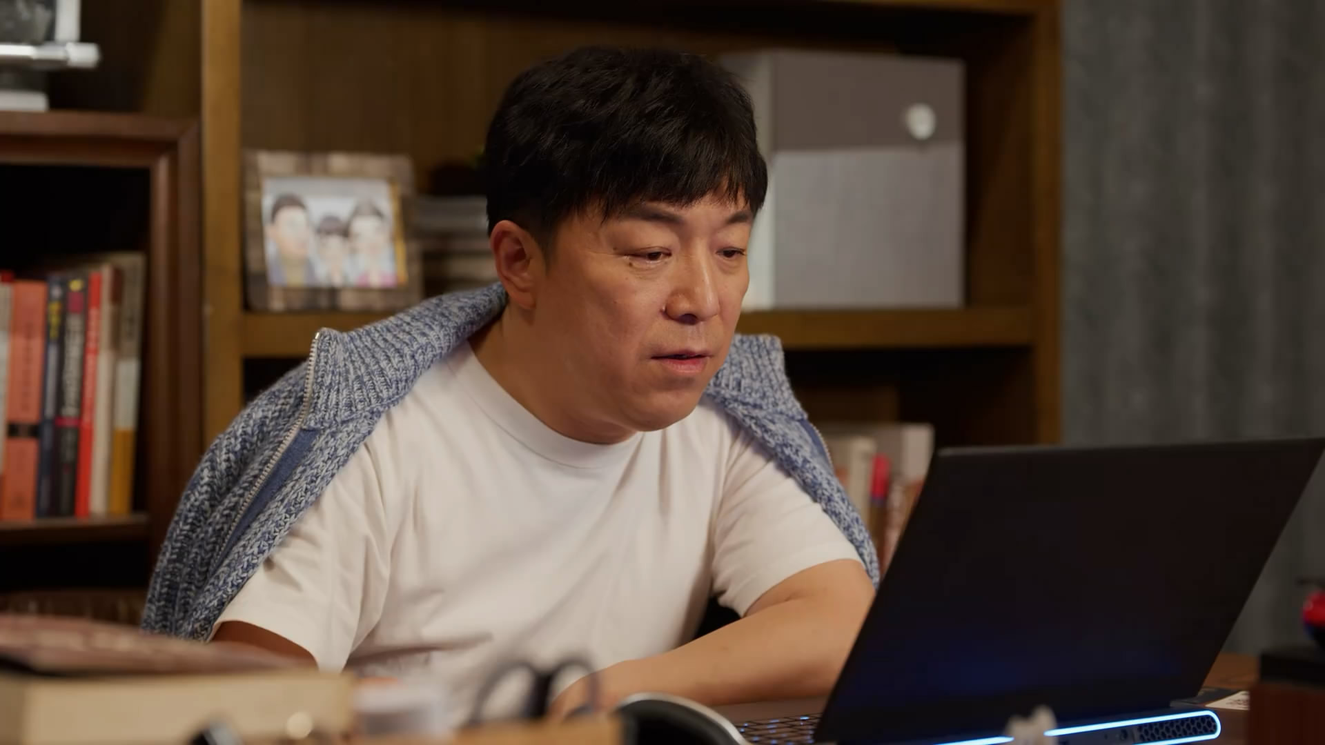 边亮|打开生活的正确方式：有钱人的中年危机，普通人看不懂