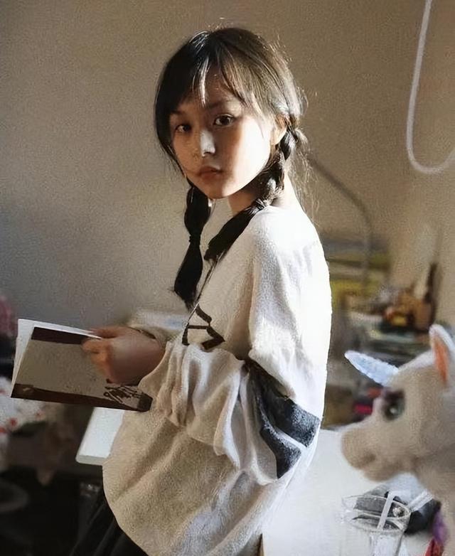 刘楚恬|2岁出道的小芈月,年入近百万,因太美被禁整容,如今怎样?